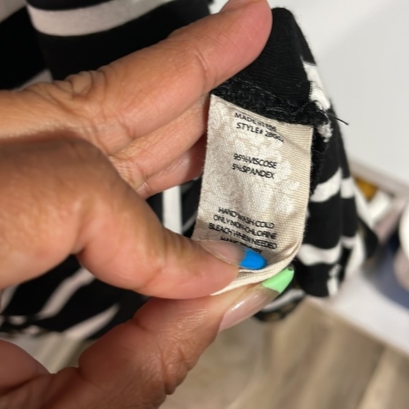 Soft surroundings Tank Stripped Top Size L - Picture 8 of 8